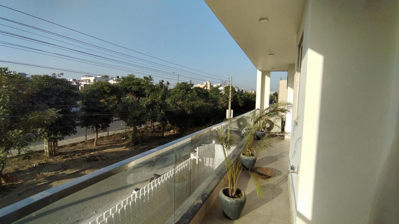 Saltstayz Sector 52 - Ardee City Mall Gurgaon Exterior photo